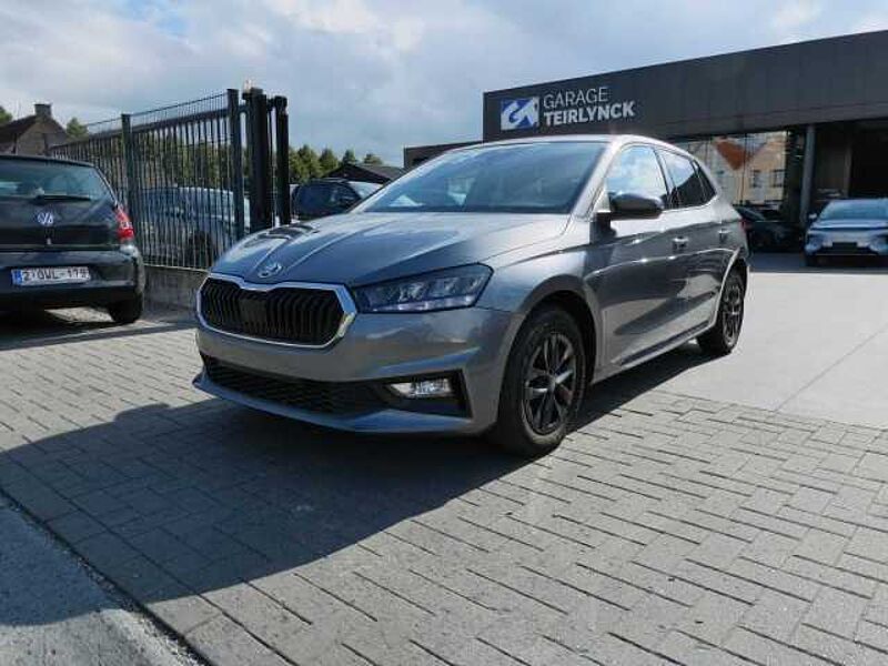SKODA Fabia 1.0 TSi 115pk Automaat Business Luxe (85623) in 8790 Waregem SKODA Fabia 1.0 TSi 115pk Automaat Business Luxe (85623)