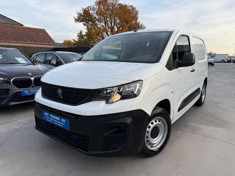Peugeot Partner 1.5 BLUEHDI BLUETOOTH PDC AIRCO LICHTE VRACHT in 9400 Voorde-Ninove Peugeot Partner 1.5 BLUEHDI BLUETOOTH PDC AIRCO LICHTE VRACHT