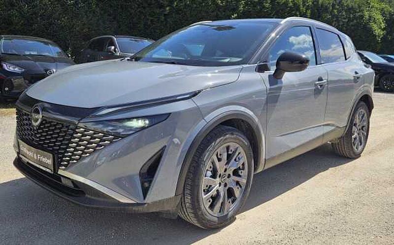 Nissan Qashqai 1.3 DIG-T Xtronic Tekna Dach schwarz