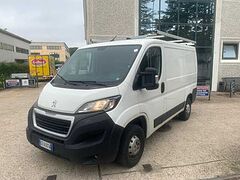 Foto Peugeot Boxer 330 2.2 BlueHDi 140 S&S PC-TN Furgone
