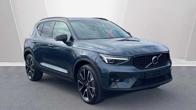 Volvo XC40 Ultra, B3 Mild hybrid, Petrol, Dark