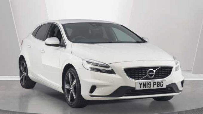 Volvo V40 T2 R-Design Pro Manual (POWER SEAT, FRONT PARK ASSIST)