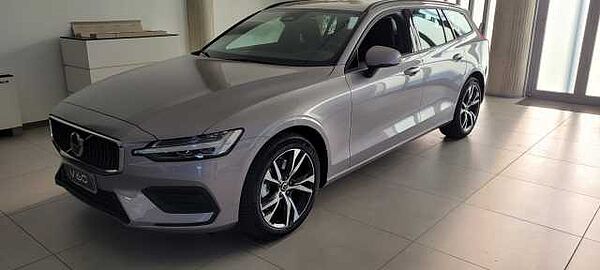 Volvo V60 Core, B4 Mild hybrid, Benzina