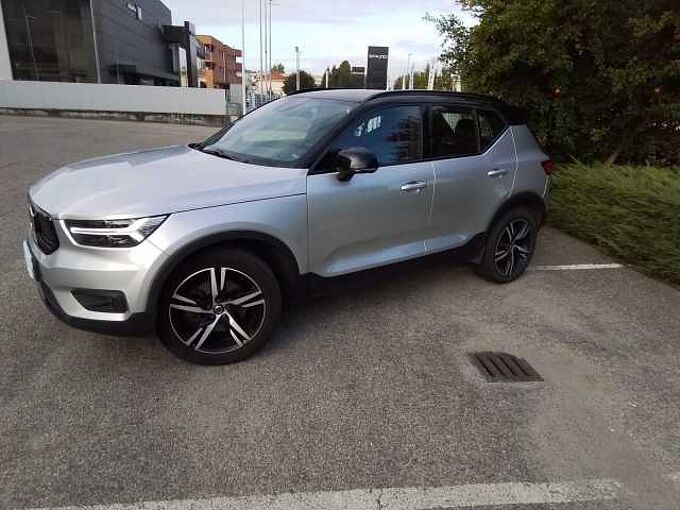 Volvo XC40 D4 AWD R-D GEAR in 12051 ALBA Volvo XC40 D4 AWD R-D GEAR