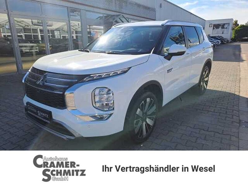 Mitsubishi Outlander Plug-In Hybrid 2.4 4WD Intro Edition in 46485 Wesel Mitsubishi Outlander Plug-In Hybrid 2.4 4WD Intro Edition
