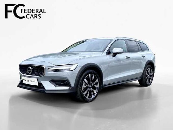 Volvo V60 CC B5 AWD // PLUS // nez. top.