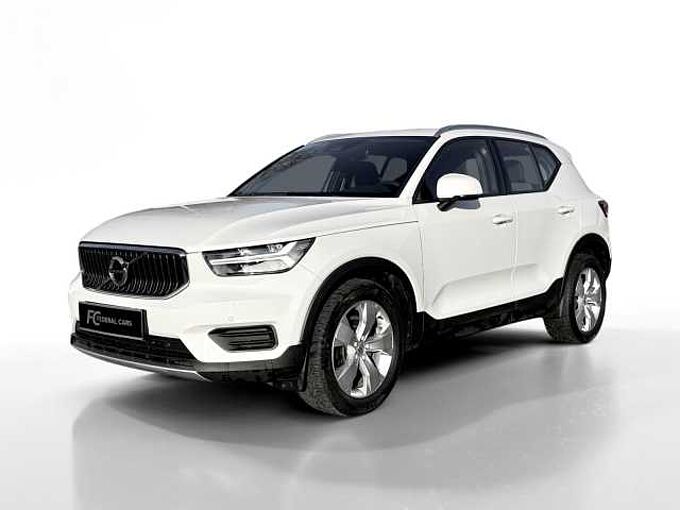Volvo XC40 B4 FWD // MOMENTUM