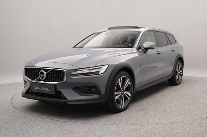 Volvo V60 CC MOMENTUM PRO AUT