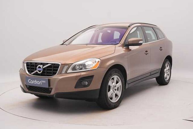 Volvo XC60 D3 AWD MOMENTUM CZ 1.maj