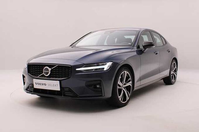 Volvo S60 B5 AWD ULTIMATE DARK REZERVACE
