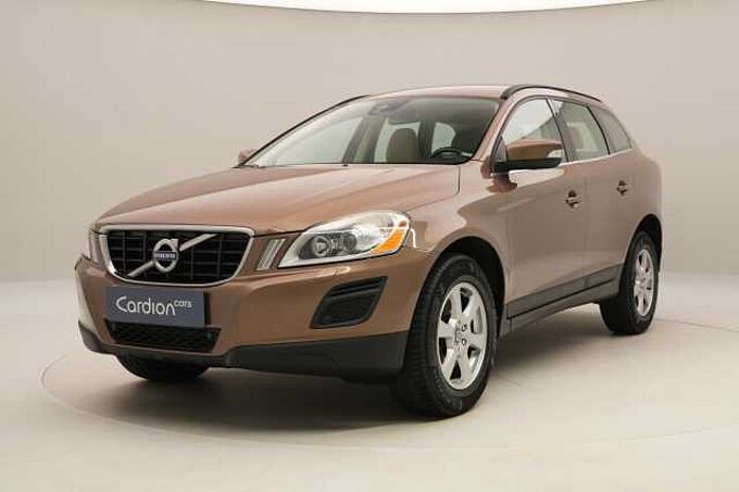 Volvo XC60 D4 AWD MOMENTUM CZ