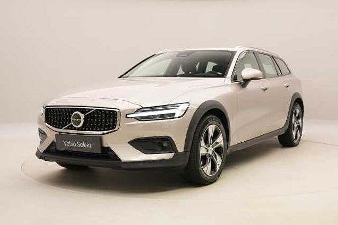 Volvo V60 CC B4 AWD CORE AUT CZ