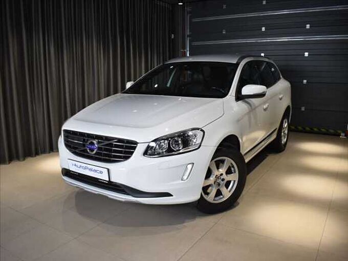 Volvo XC60 2,4 D4 AWD SUMMUM Bezkl&iacute;č,BLIS