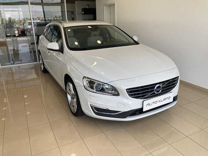 Volvo V60 D3 FWD SUMMUM MANU&Aacute;L