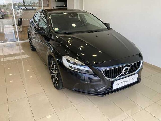 Volvo V40 D3 FWD MOMENTUM AUTOMAT