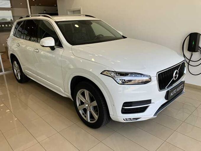 Volvo XC90 D5 AWD Momentum AT8, ČR