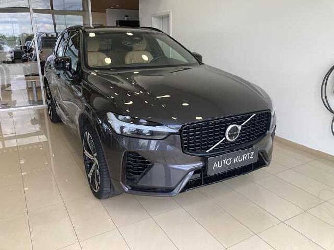 Volvo XC60 T6 eAWD Plus Dark AT-REZERVACE