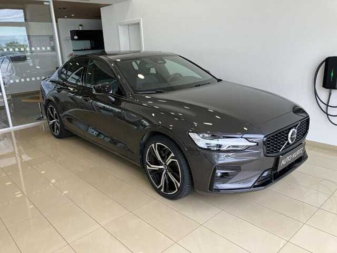 Volvo S60 B5 AWD Ultimate Dark AT8, ČR