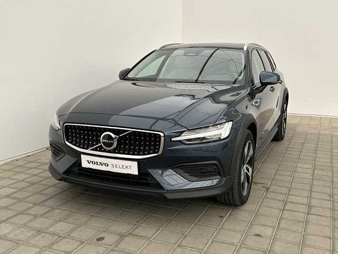 Volvo V60 Cross Country Plus, B5 AWD Mild hybrid, Benzín, Bright