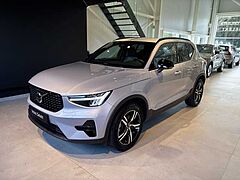 Volvo XC40 Plus, B3 Mild hybrid, Benzine, Dark