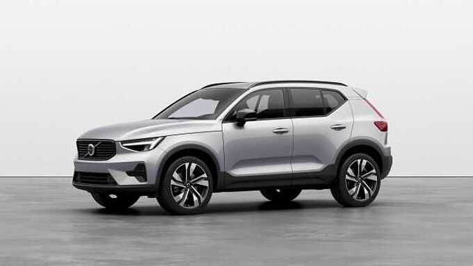 Volvo XC40 Plus, B3 mild hybrid, Benzine, Dark