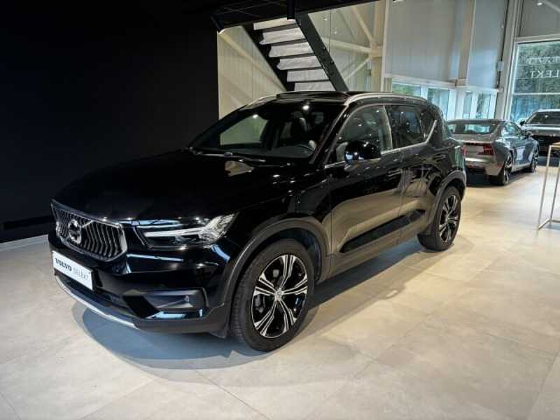 Volvo XC40 Inscription T3 - Handgeschakeld in 9120 BEVEREN WAAS Volvo XC40 Inscription T3 - Handgeschakeld