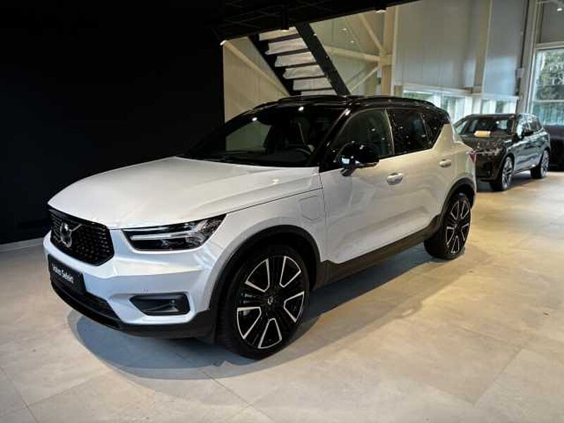 Volvo XC40 Recharge R-Design, T5 plug-in hybrid in 9120 BEVEREN WAAS Volvo XC40 Recharge R-Design, T5 plug-in hybrid