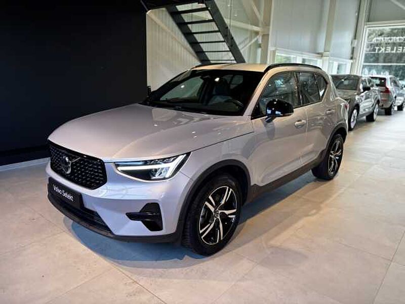 Volvo XC40 Plus, B3 Mild hybrid, Benzine, Dark