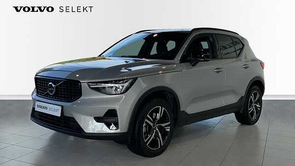 Volvo XC40 Plus, B3 mild hybrid, Benzine, Dark + Navi + Harman Kardon + ....