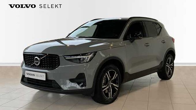 Volvo XC40 Plus, B3 Mild hybrid, Benzine, Dark + Navi + Harman Kardon + ...