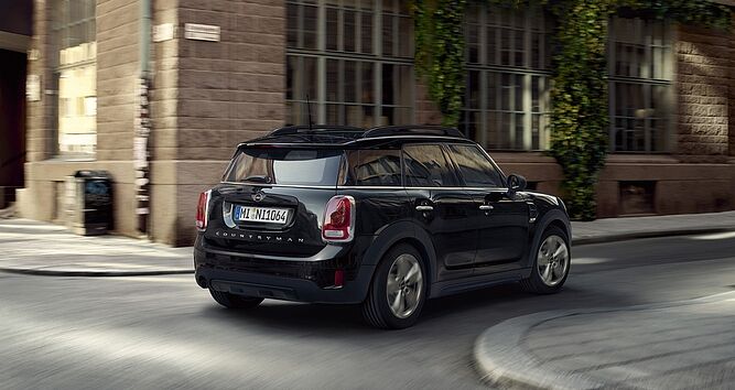 DER MINI ONE BLACKYARD COUNTRYMAN.