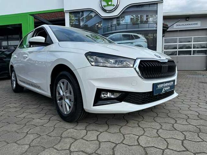 SKODA Fabia Essence 95PS 5-Gang*ALU*PDC*Bluetooth