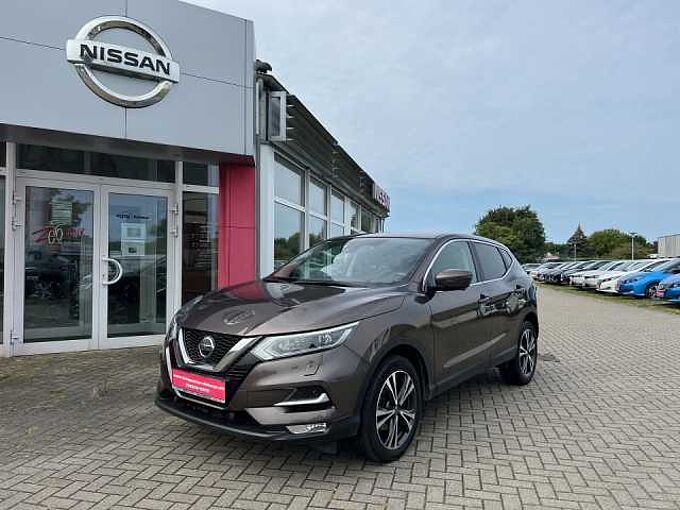 Nissan Qashqai 1.3 DIG-T 6MT 4x2 N-Connecta AHK