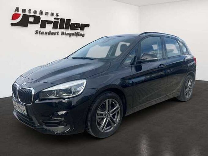 BMW 218 Advantage Autom./Navi/AHK/DAB