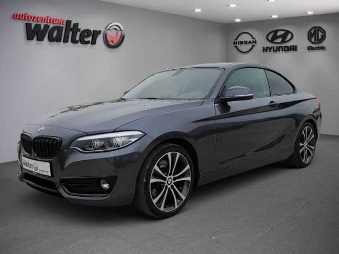 BMW 230 i Sport Line Navigation, Sitzheizung, PDC, LED, Business-Paket