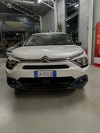Citroen e-C4 motore elettrico 136 CV Shine