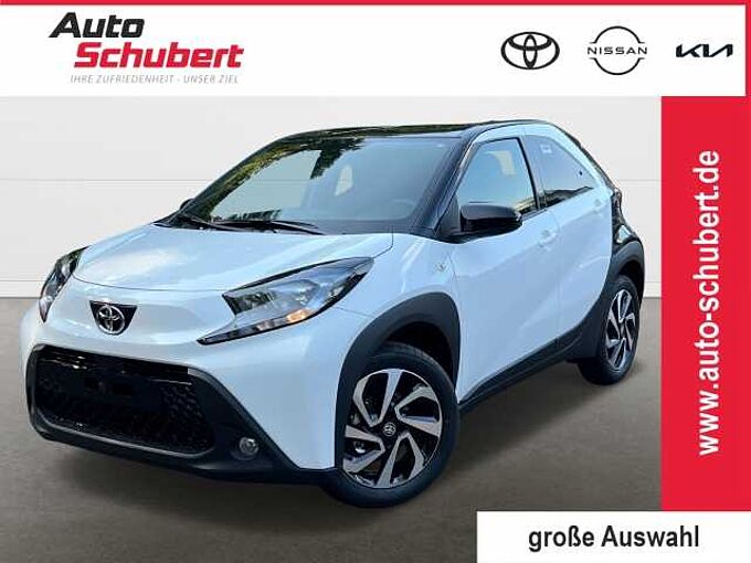 Toyota Aygo X 1,0 l Black & White MT Rückfahrkamera Halogen-Scheinwerfer Sitzheizung vorn