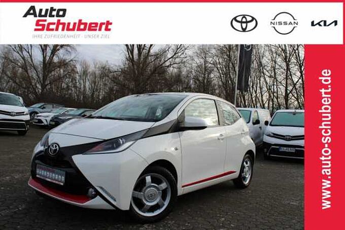 Toyota Aygo x-play touch+Allwetterreifen+Kamera+Klima+