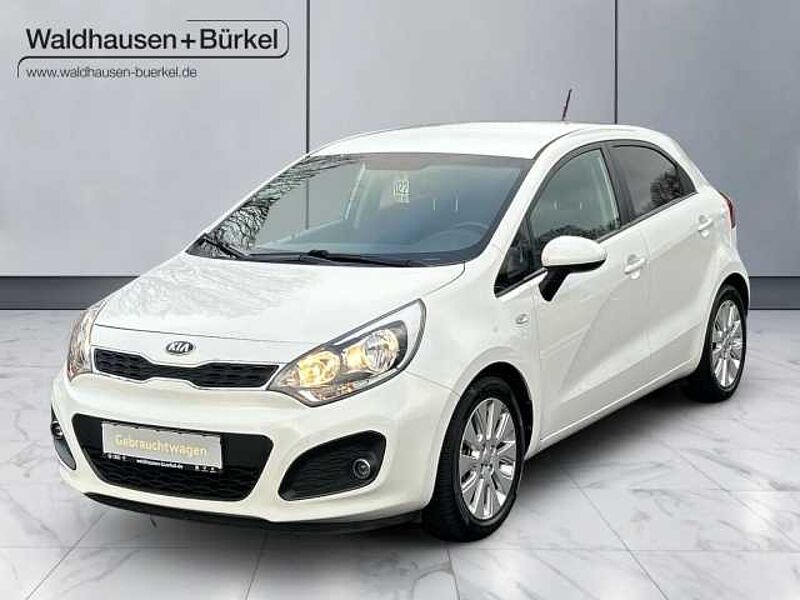 Kia Rio 1.2 FIFA World Cup Edition *PDC*SHZG*BT*KLIM in 41751 Viersen Kia Rio 1.2 FIFA World Cup Edition *PDC*SHZG*BT*KLIM