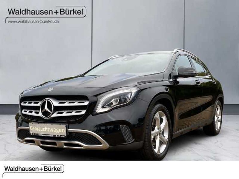 Mercedes-Benz GLA 180 Urban *RFK*LED*NAVI*DAB*TEILLEDER*SHZG* in 41751 Viersen Mercedes-Benz GLA 180 Urban *RFK*LED*NAVI*DAB*TEILLEDER*SHZG*