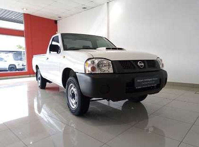 Nissan NP300 Hardbody 2.5TDi MID Dsl PU MY14 White