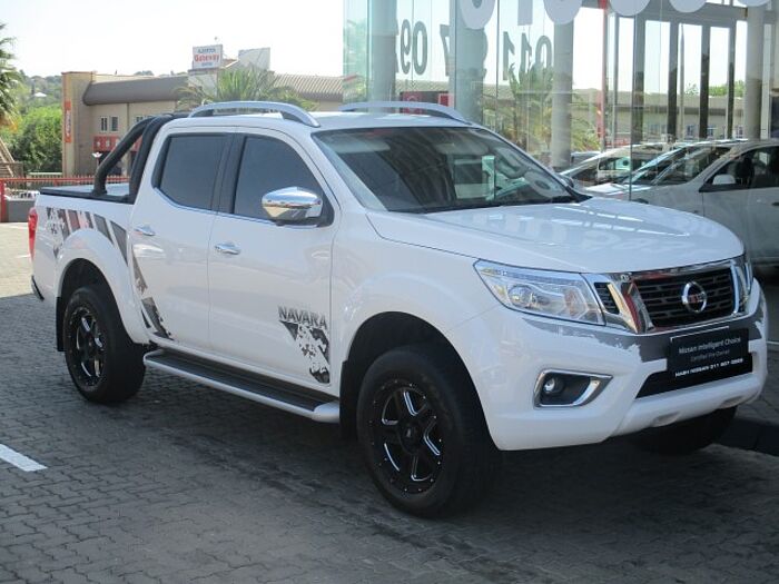 Nissan Navara 2.3 LE D-Cab Dsl PU Leather MY18 AT White