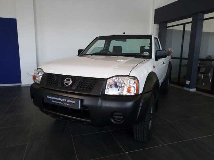 Nissan NP300 Hardbody NP300 2.4 4X4 P/U S/C White