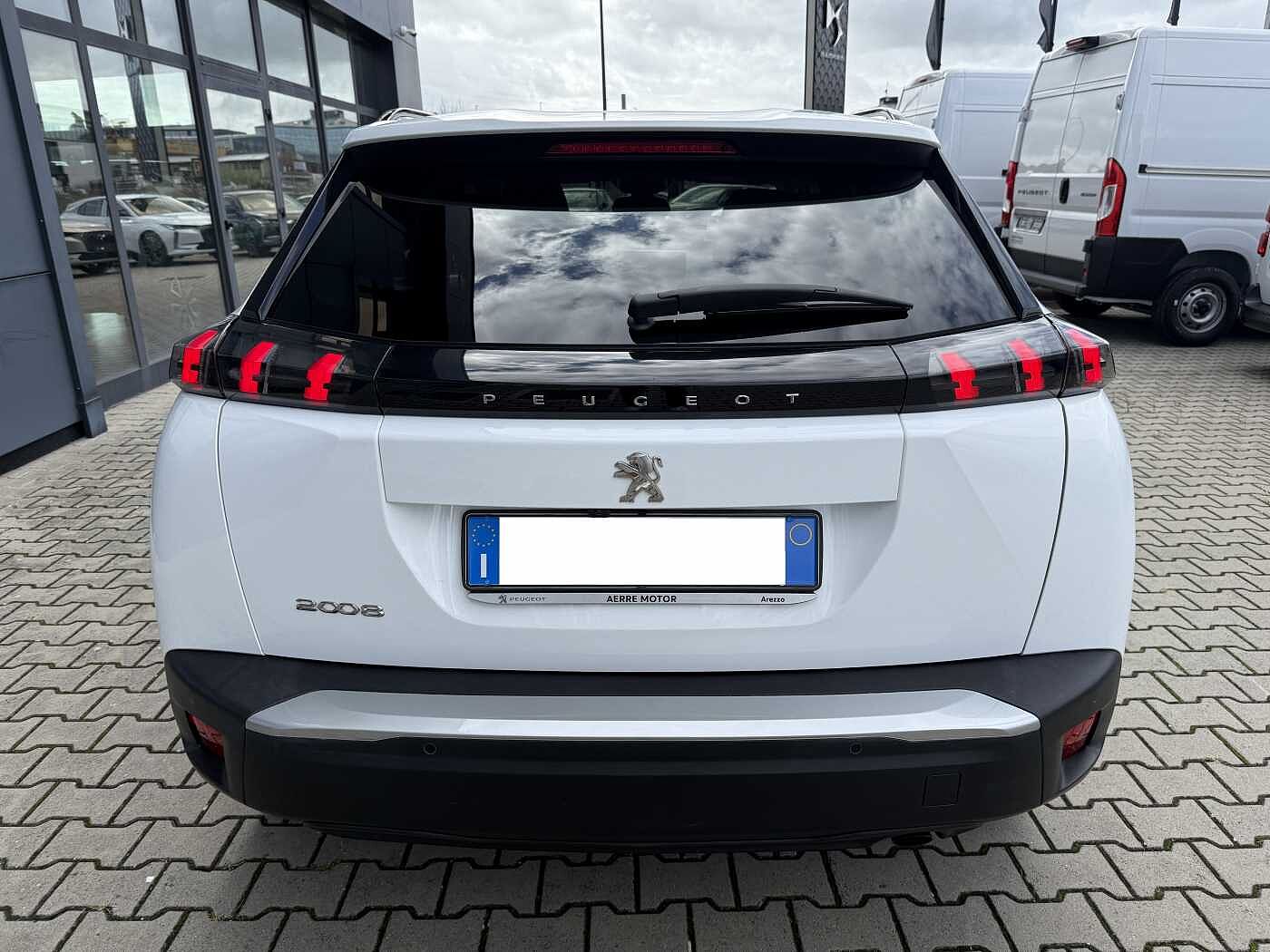 Peugeot 2008 – PureTech 100 CV Allure Navi Pack  