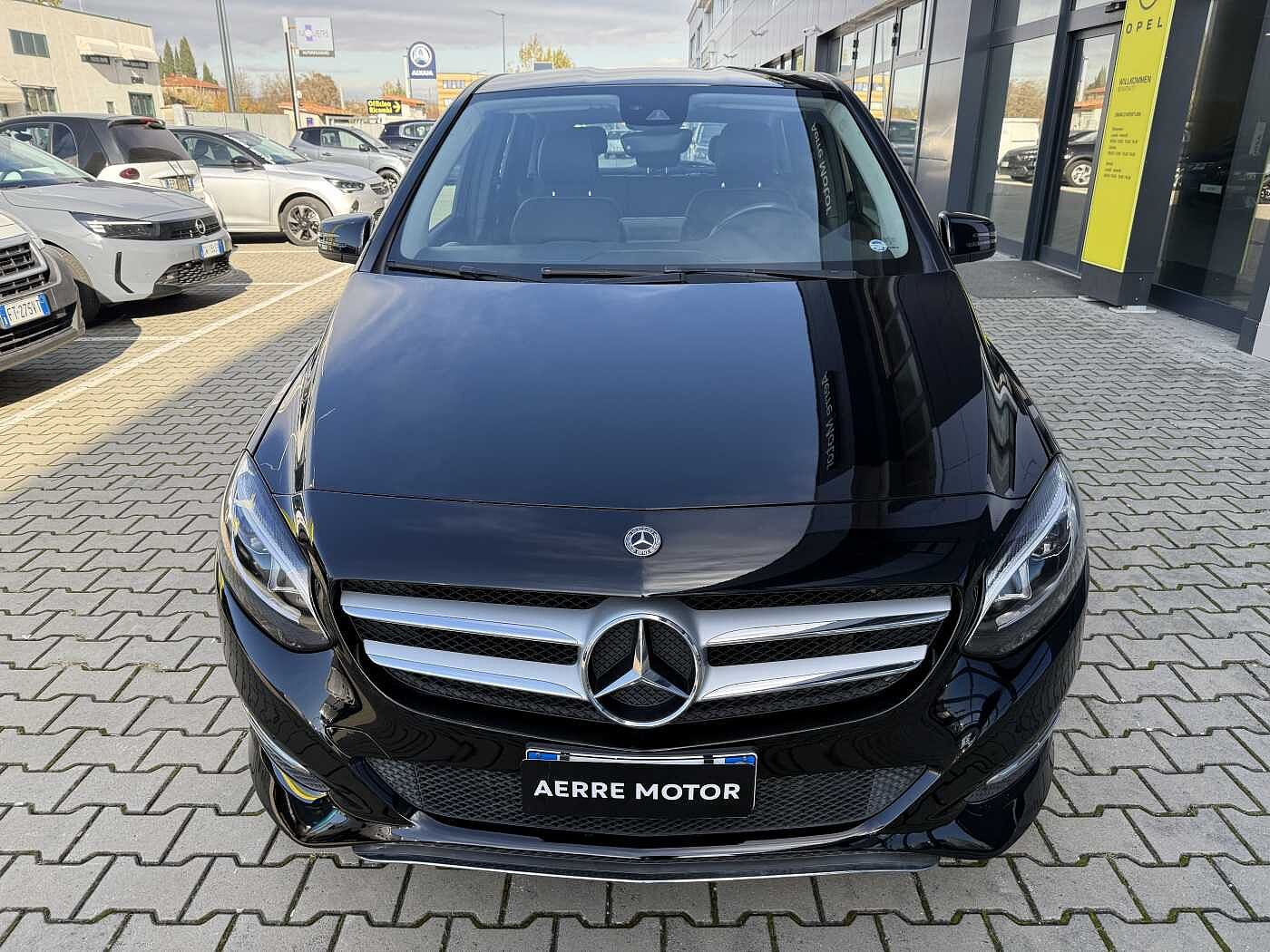 Mercedes-Benz B 180 – B 180 d Sport  