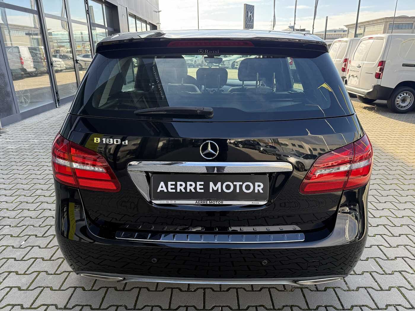 Mercedes-Benz B 180 – B 180 d Sport  