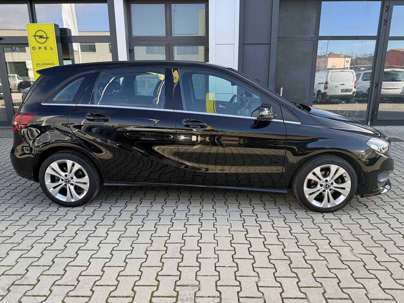 Mercedes-Benz B 180 – B 180 d Sport  