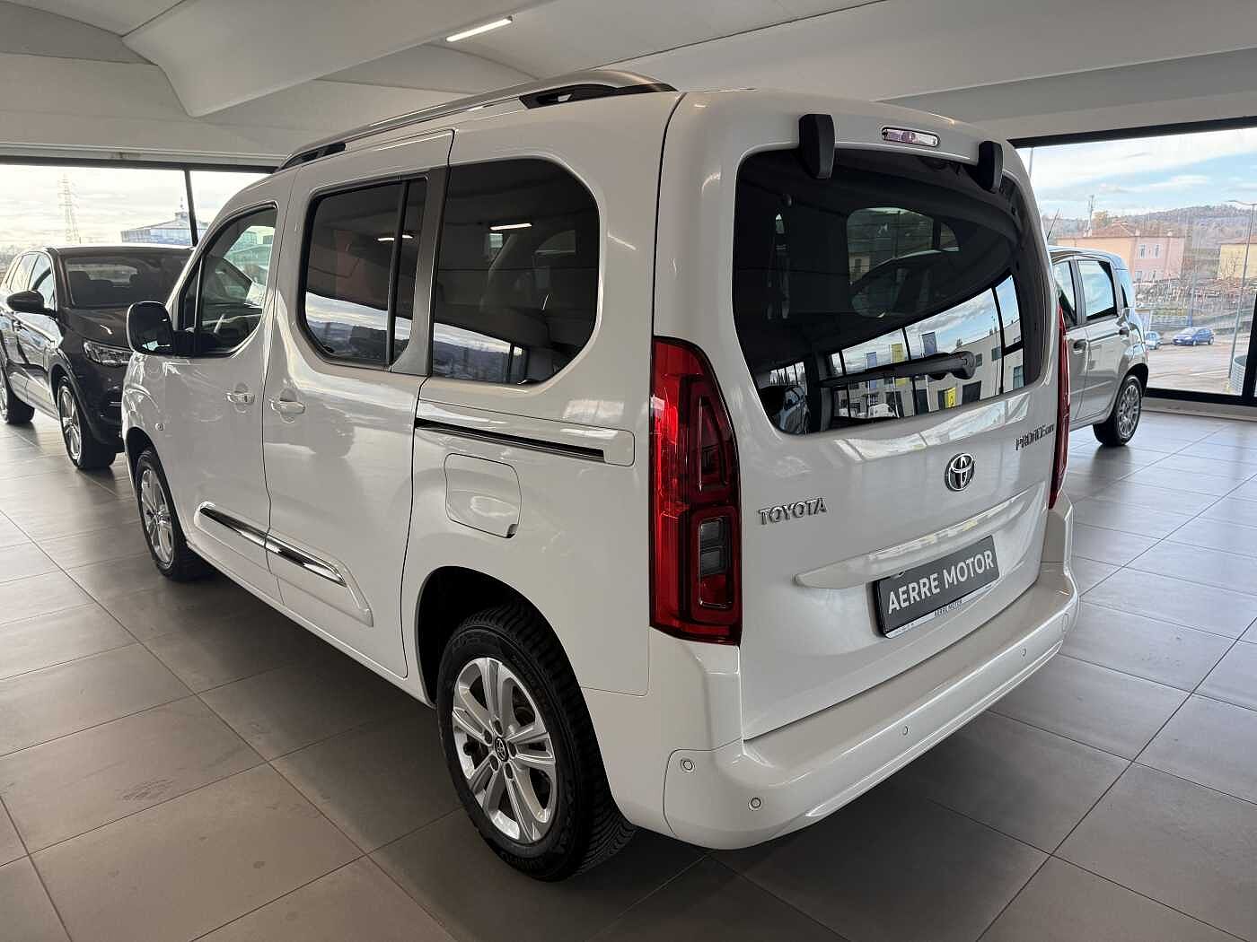 Toyota Proace City Verso – 1.5D 130 CV  Luxury  