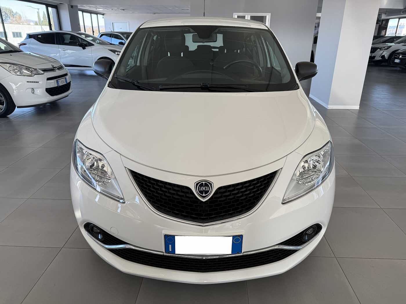 Lancia Ypsilon – 1.3 MJT 16V 95 CV Silver  