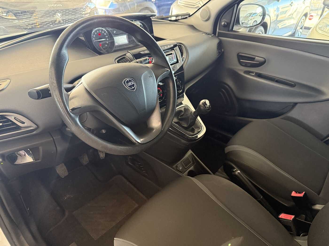 Lancia Ypsilon – 1.3 MJT 16V 95 CV Silver  